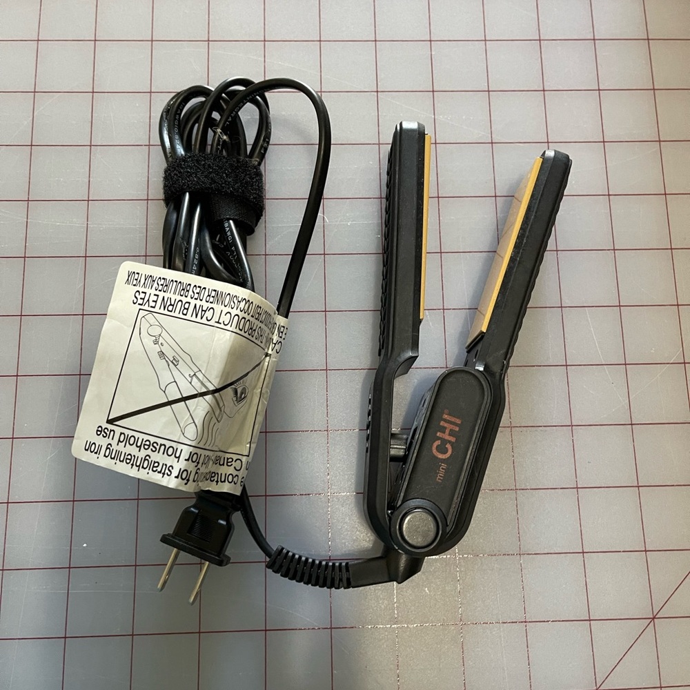 Mini Chi travel flat iron